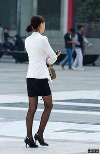 街拍短裙丝袜走光图片,短裙丝袜走光惊现，揭秘时尚与尴尬的边缘